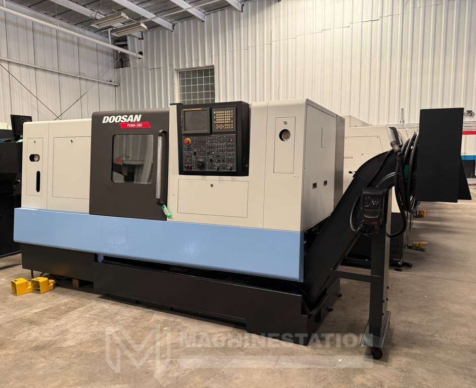 Doosan Puma 280 CNC Turning Center - 12" Chuck Lathe 3