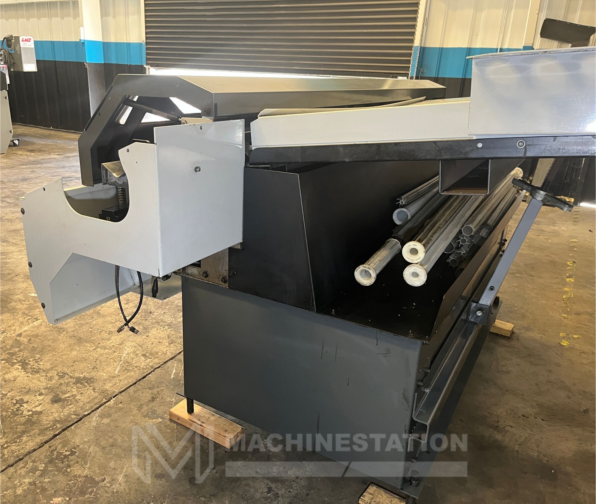 Haas BAR48A Automatic Bar Feeder 4
