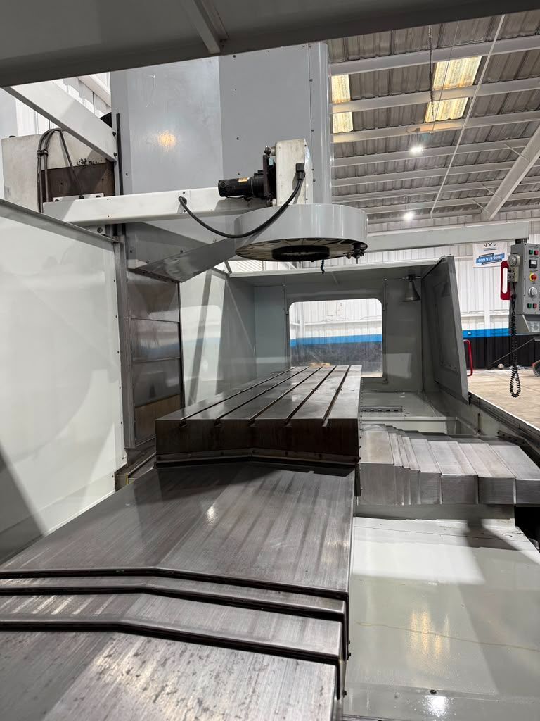Haas VF-11 CNC Vertical Machining Center - 4th Axis Ready Mill 10