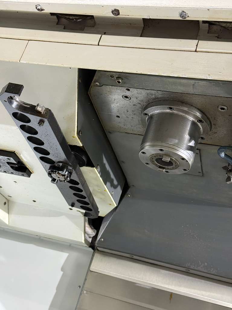 Haas VF-7/40 CNC Vertical Machining Center - 4th Axis Ready Mill 17