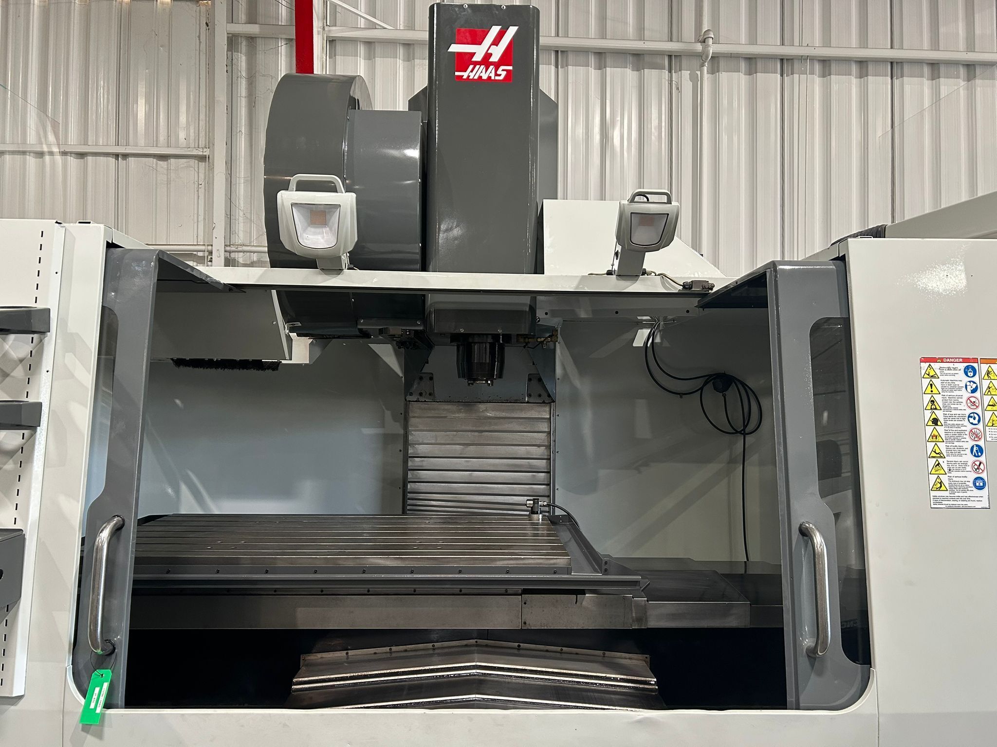 Haas VF-8/50 CNC Vertical Machining Center - 50 Taper Mill 4