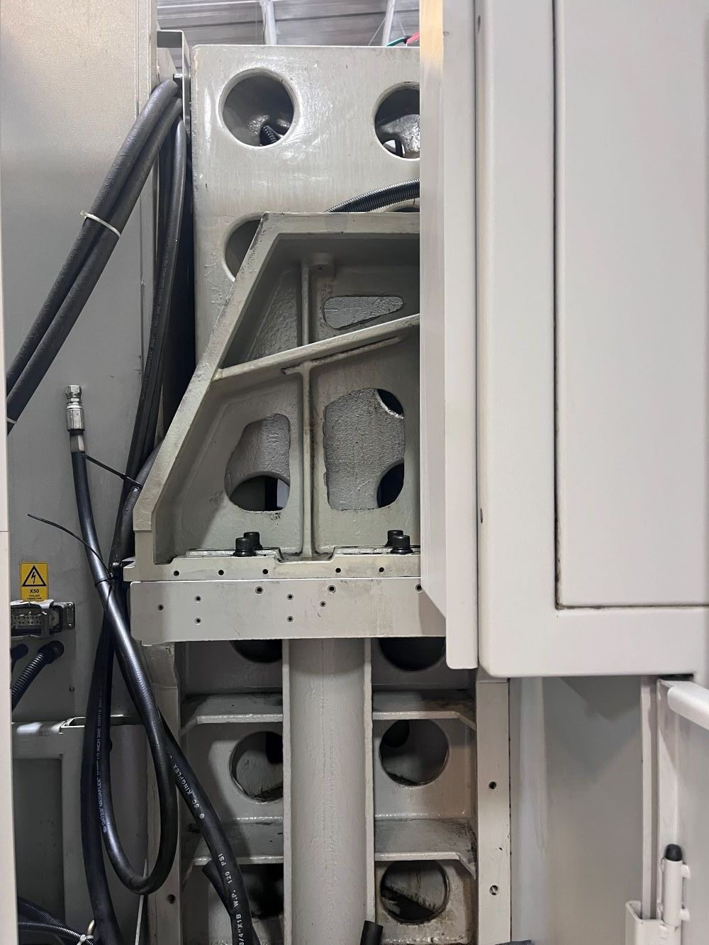 Hardinge Bridgeport 1000 XP3 CNC Vertical Machining Center 13