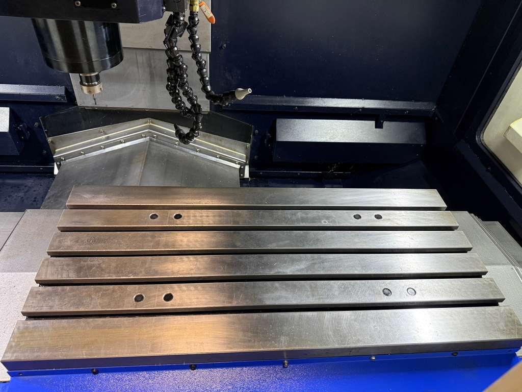 Hwacheon Vesta 1000+ CNC Vertical Machining Center -12,000 RPM 2019 Mill 7