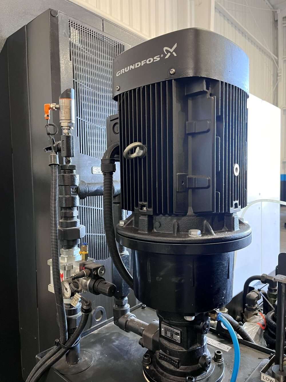 Hyundai Wia XF6300 5 Axis CNC Vertical Machining Center - Mill 14