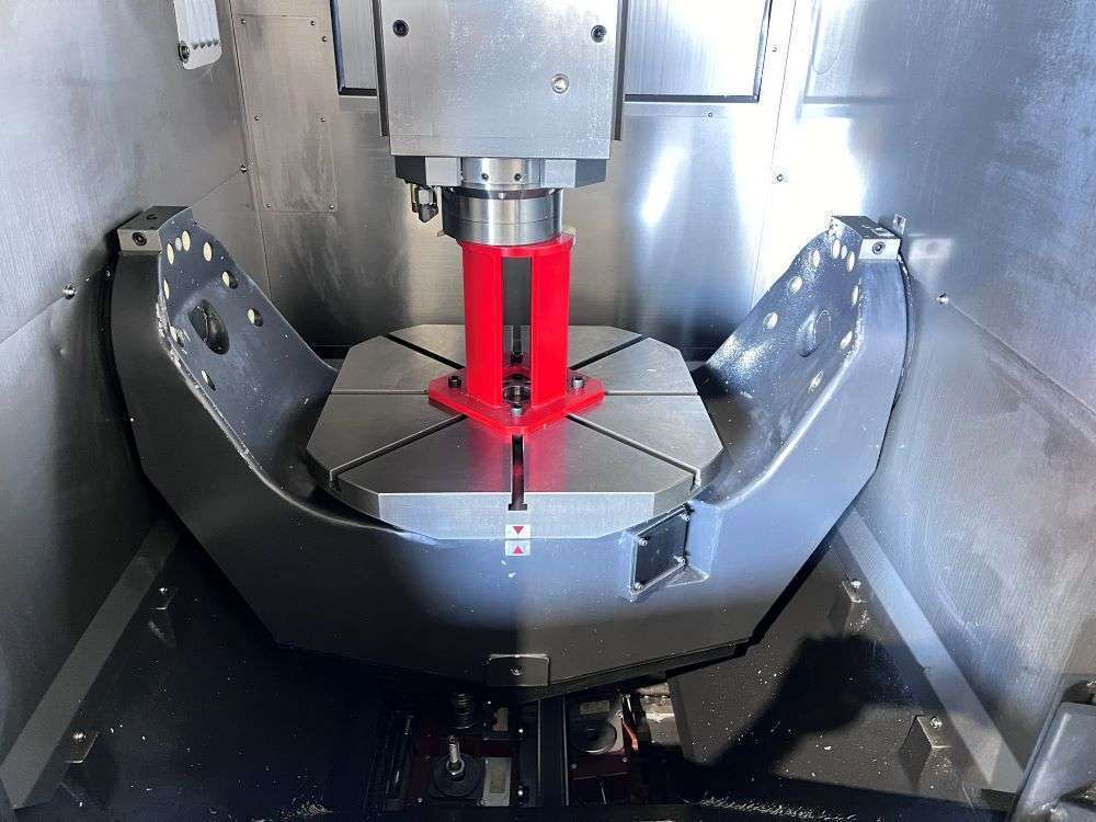 Hyundai Wia XF6300 5 Axis CNC Vertical Machining Center - Mill 9