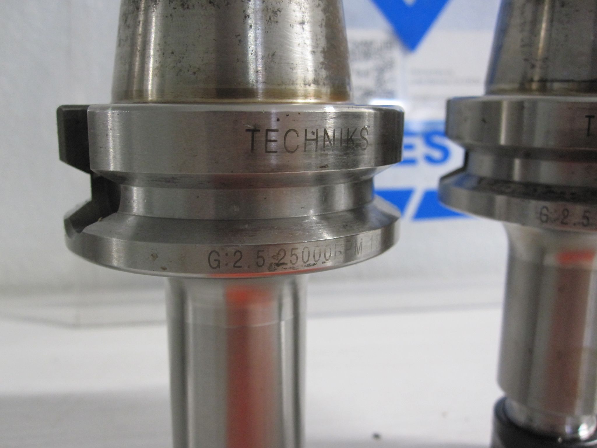TECHNIKS BT40 8