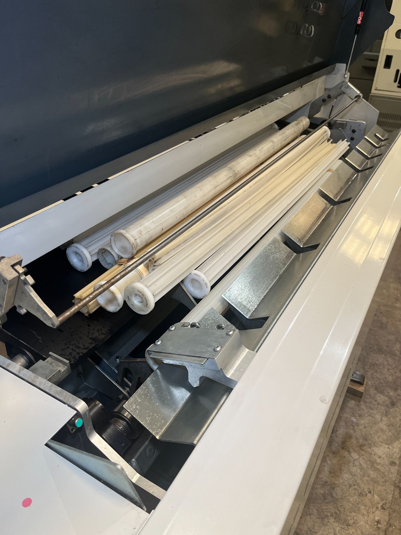 Haas V2 Automatic Bar Feeder 6
