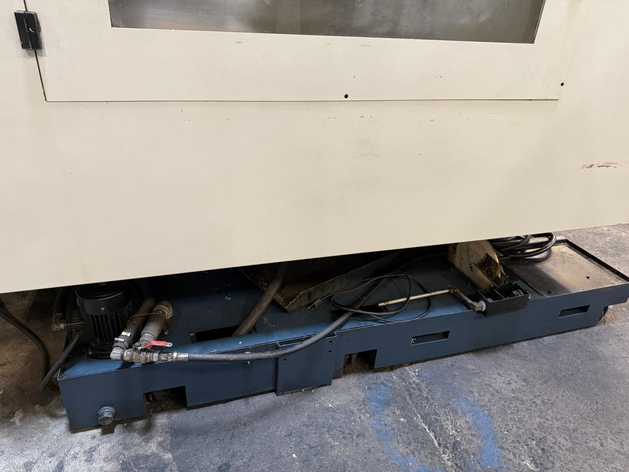 Litz Hitech CV-1600 CNC Vertical Machining Center - Mill 8