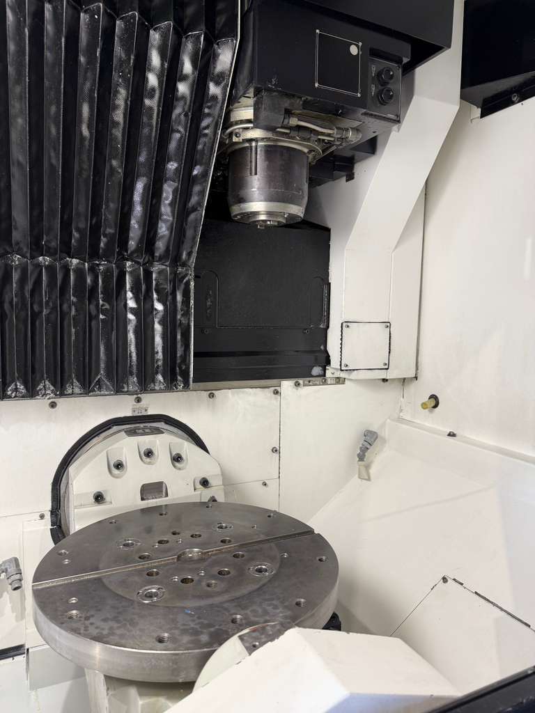 Mazak VC-500A/5X 5 Axis CNC Vertical Machining Center - 2019 Mill 11