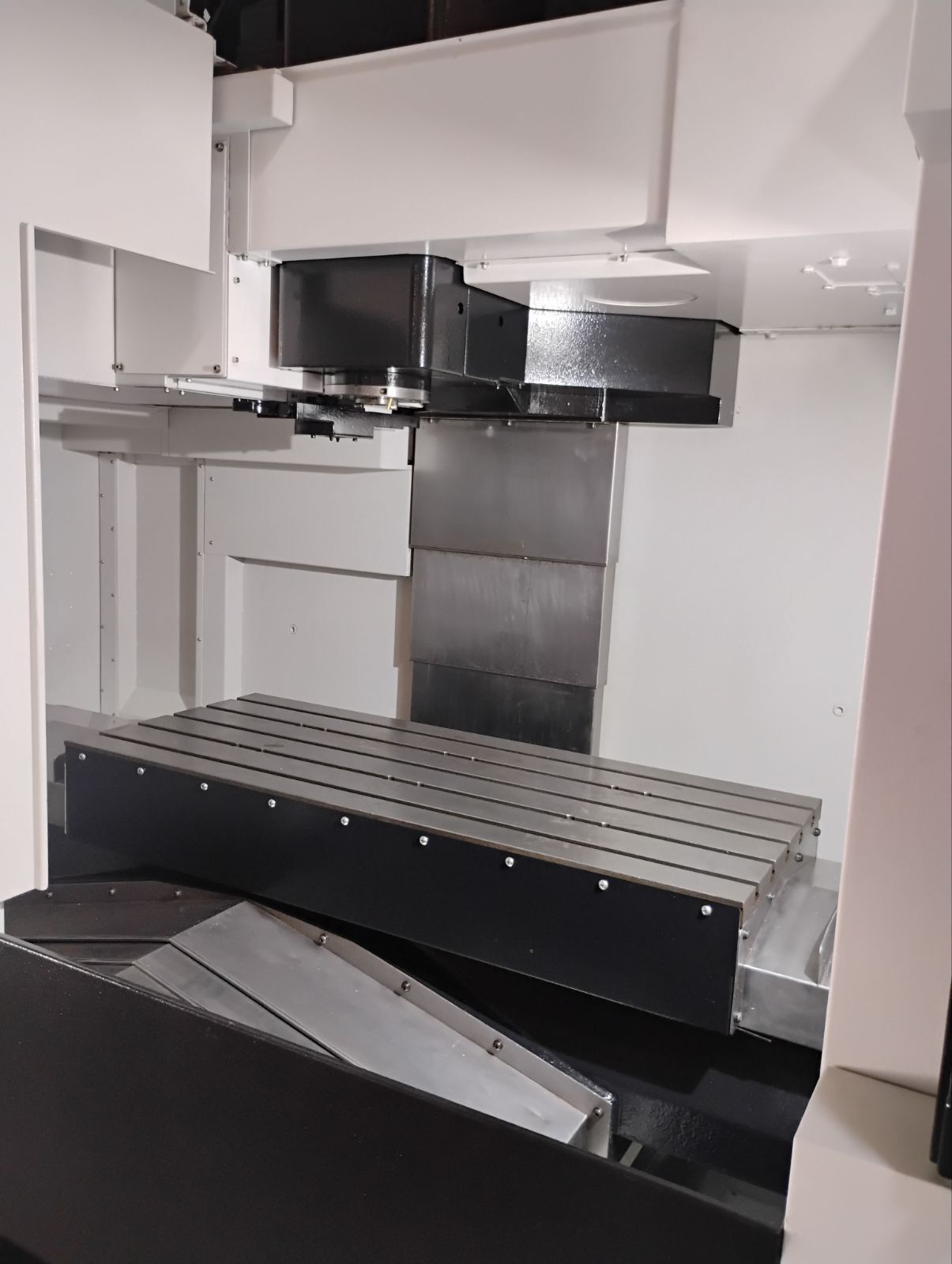 Mazak VCN 510C-II CNC Vertical Machining Center - Mill 6
