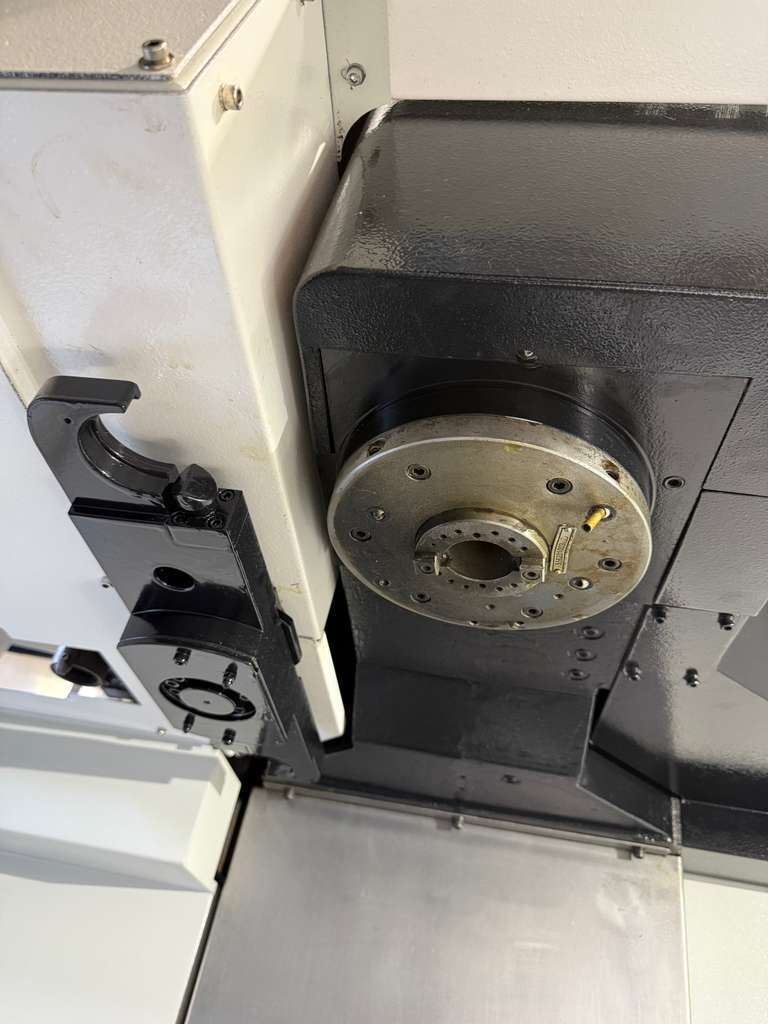 Mazak VCN 510C-II CNC Vertical Machining Center - Mill 9