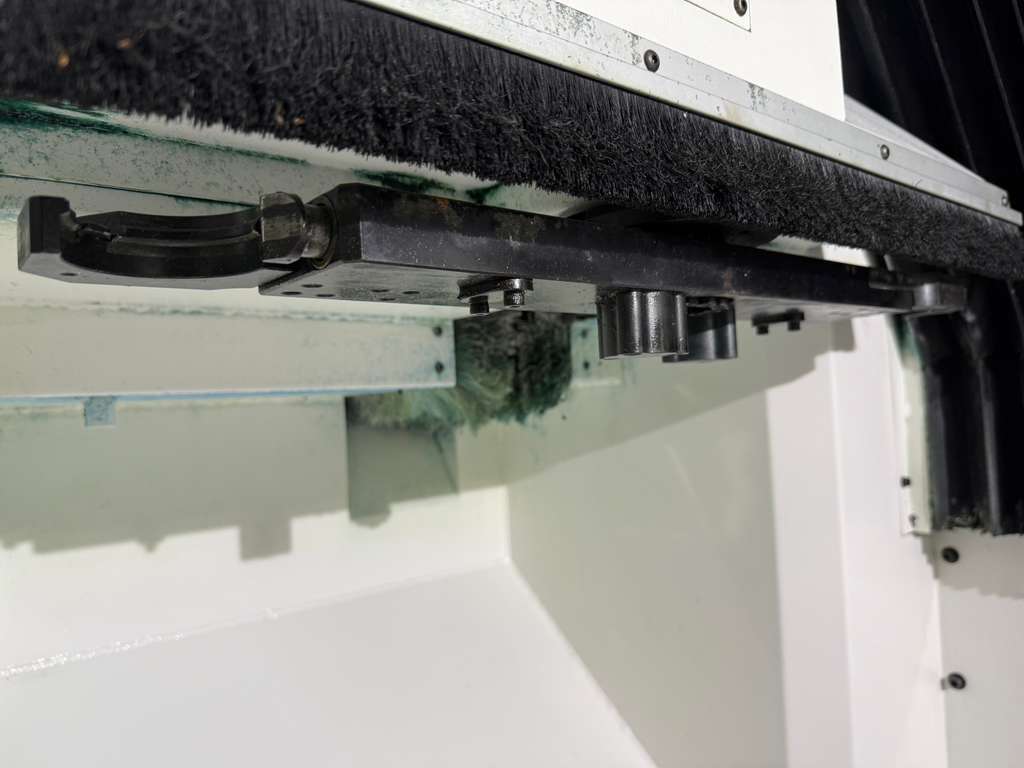 Mazak VCU 500C 3X CNC Vertical Machining Center - Mill 16