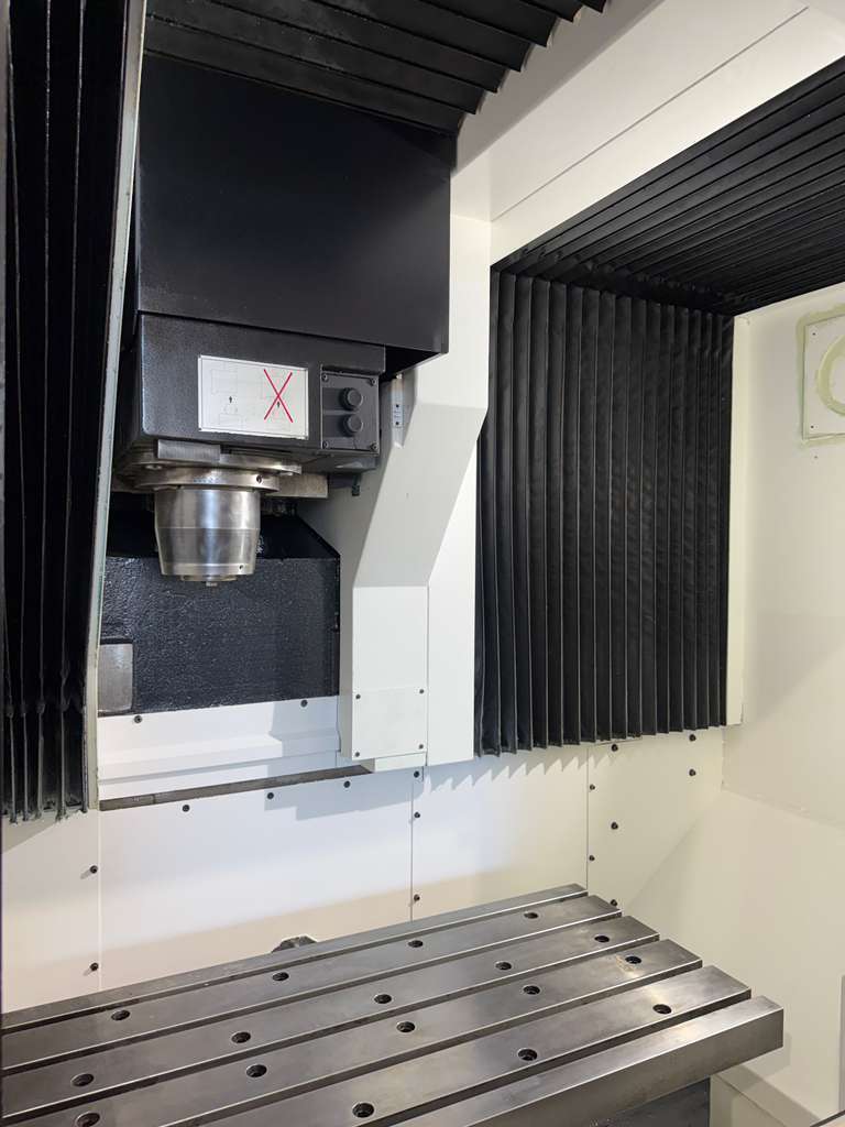 Mazak VCU 500C 3X CNC Vertical Machining Center - Mill 11