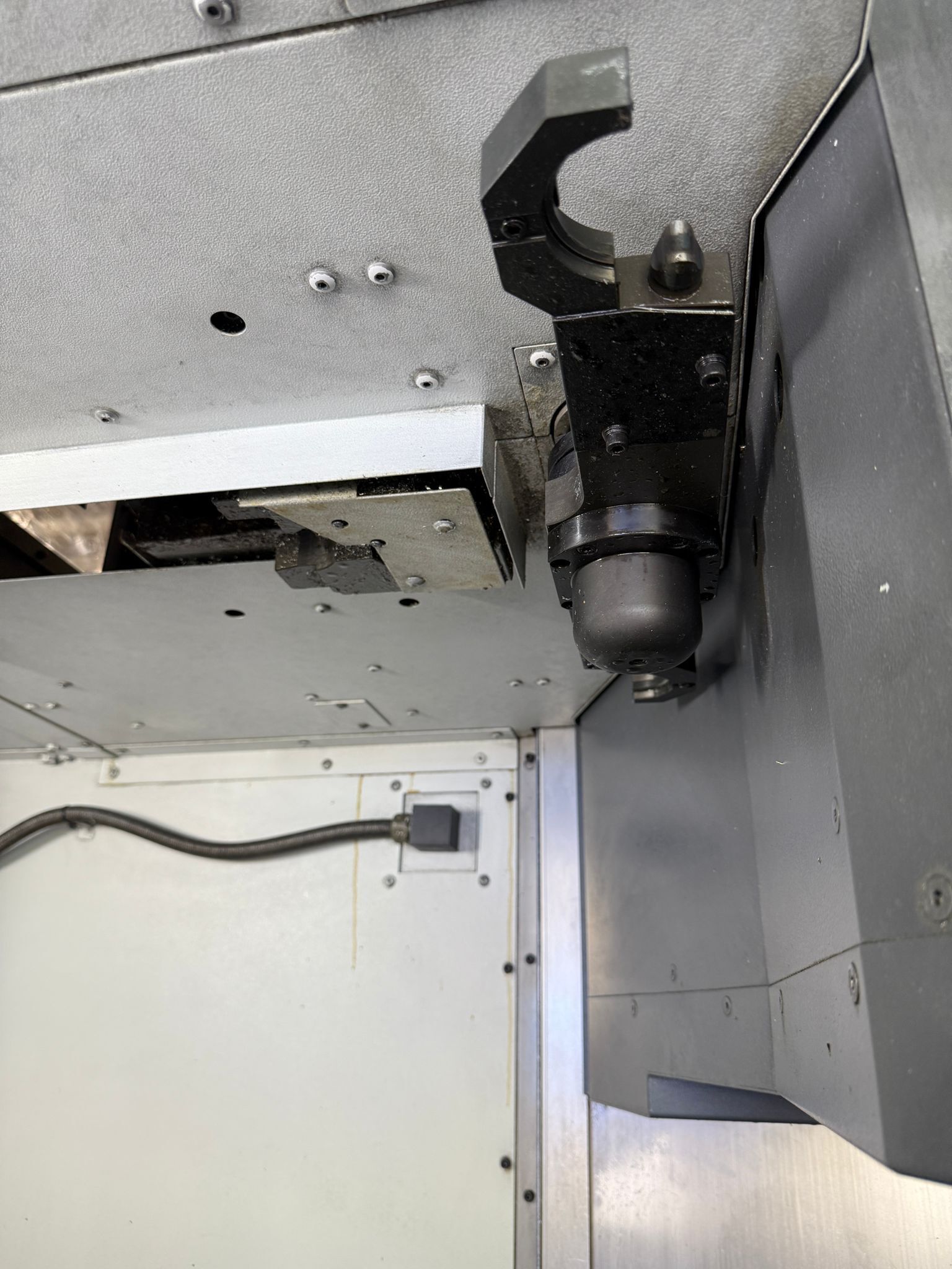 Mori Seiki NVD5000 α1B/40 CNC Vertical Machining Center - 20000 RPM Mill 10