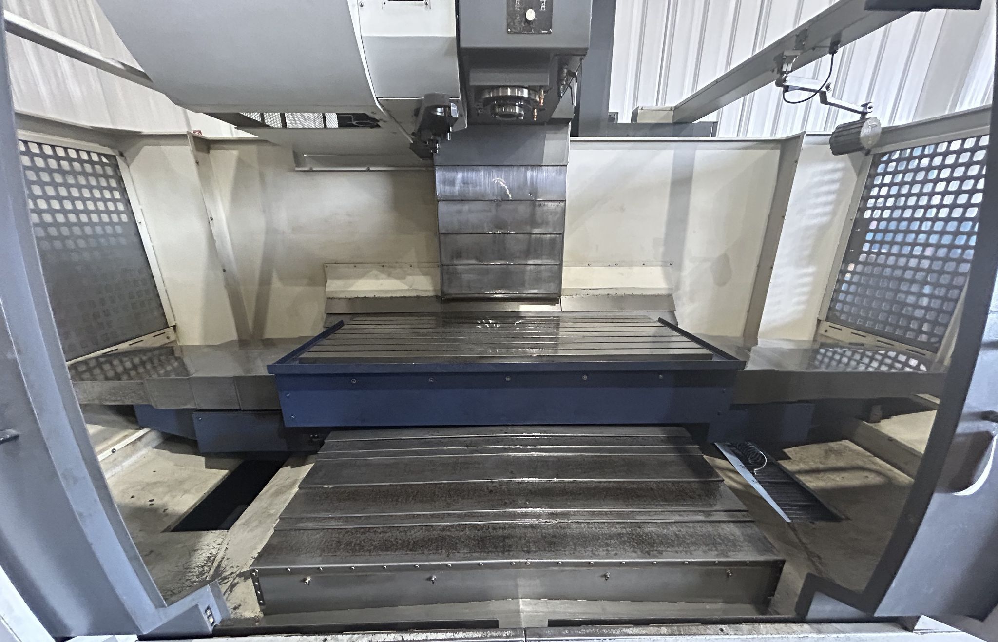 YCM MV-168B CNC Vertical Machining Center - 50 Taper Mill 9