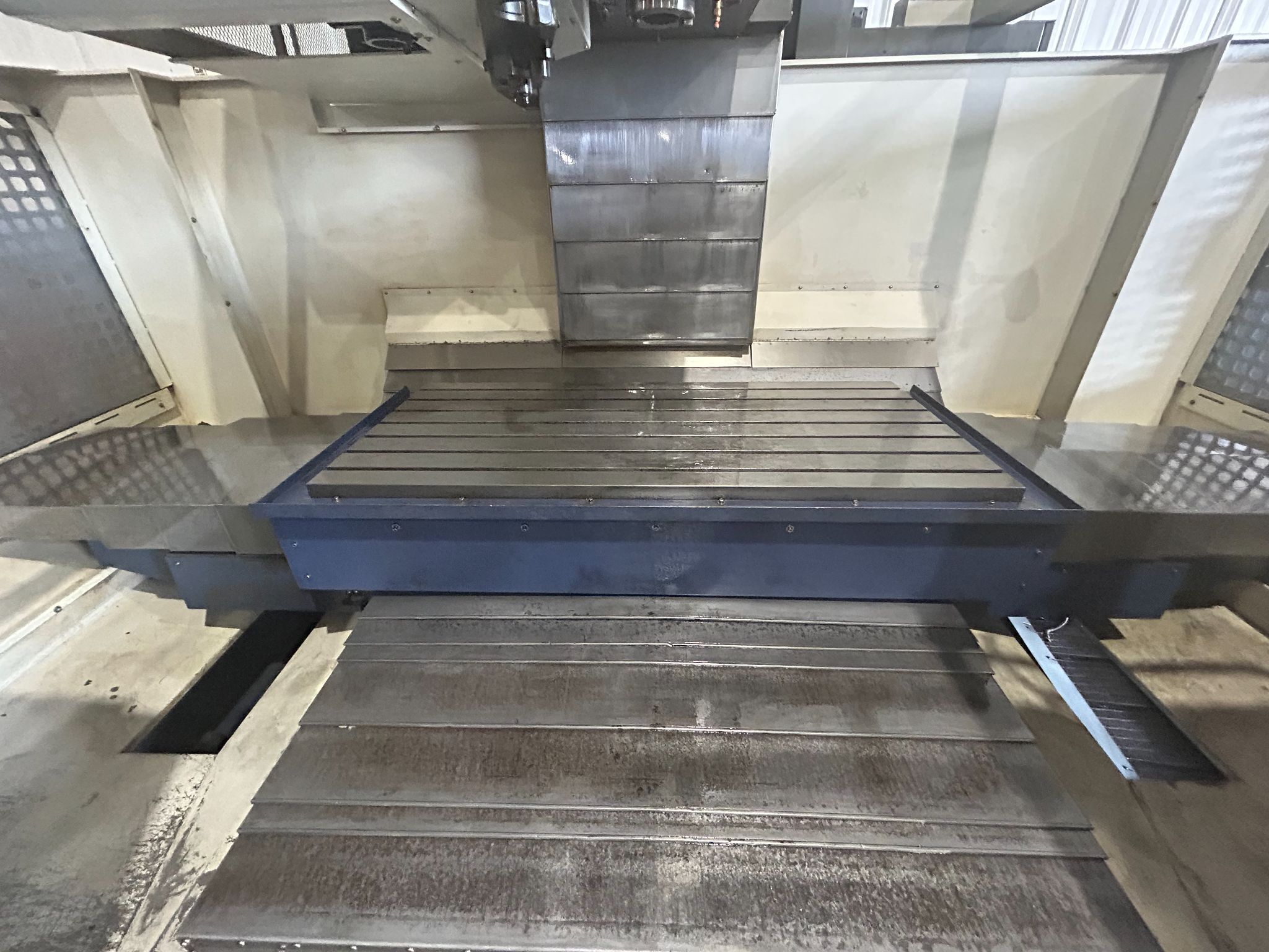 YCM MV-168B CNC Vertical Machining Center - 50 Taper Mill 8