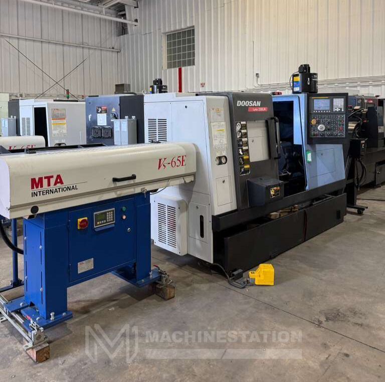 Doosan Lynx 220LMA CNC Turning Center - C Axis Live Tool Bar Feeder Lathe 0