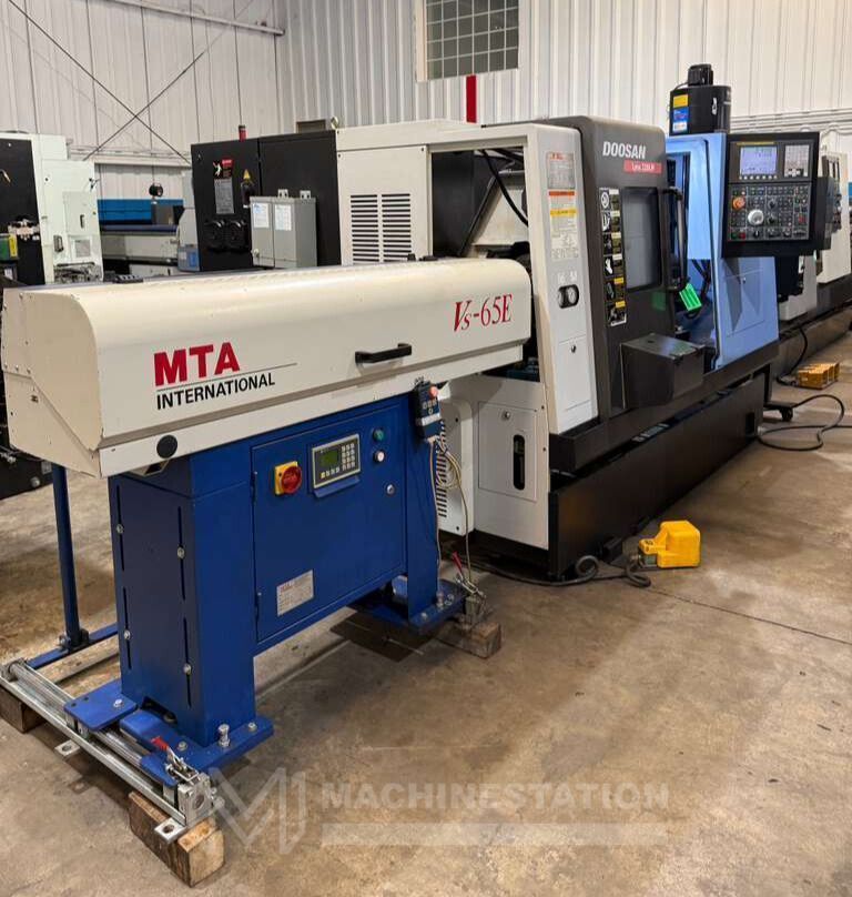 Doosan Lynx 220LMA CNC Turning Center - C Axis Live Tool Bar Feeder Lathe 0