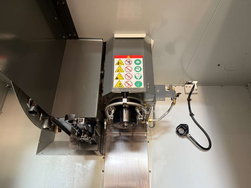 Haas DT-2 CNC Drill Tap Center - 2017 15,000 RPM, WIPS, HSM Mill 11