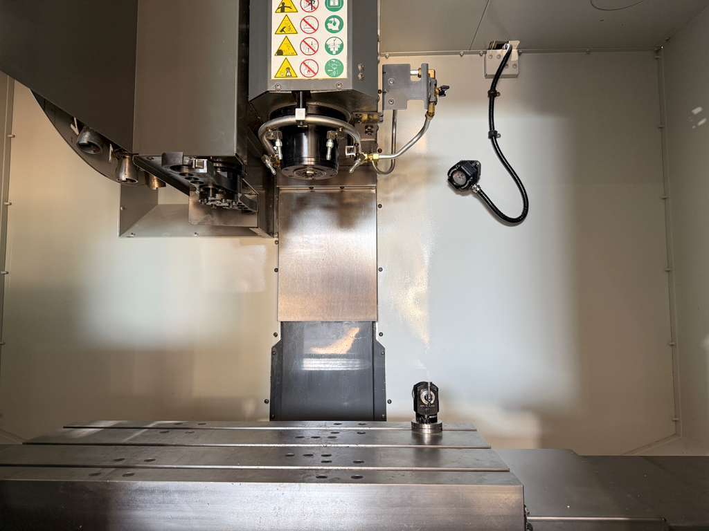 Haas DT-2 CNC Drill Tap Center - 2017 15,000 RPM, WIPS, HSM Mill 8