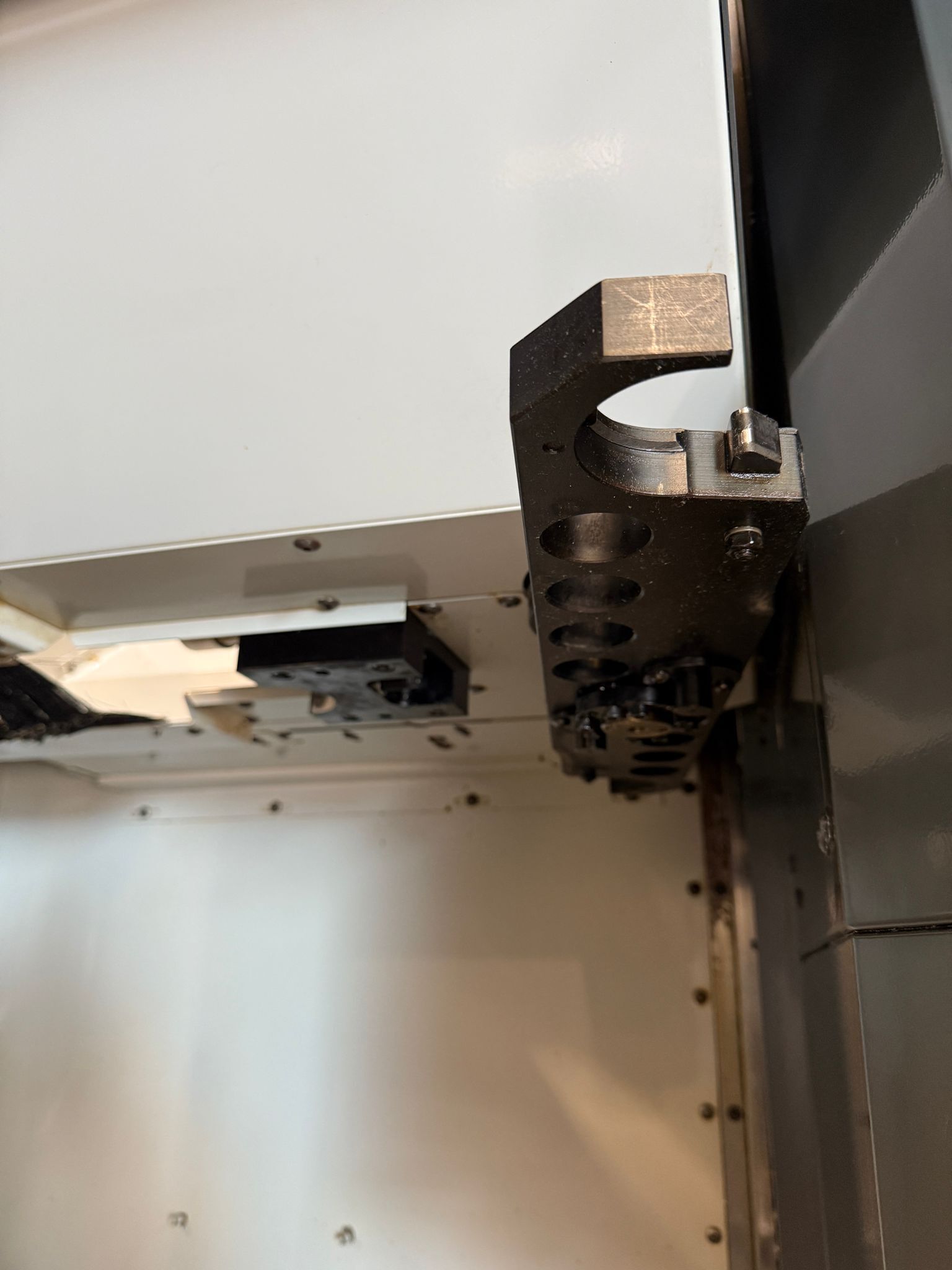 Haas VF-2YT CNC Vertical Machining Center - Mill 14