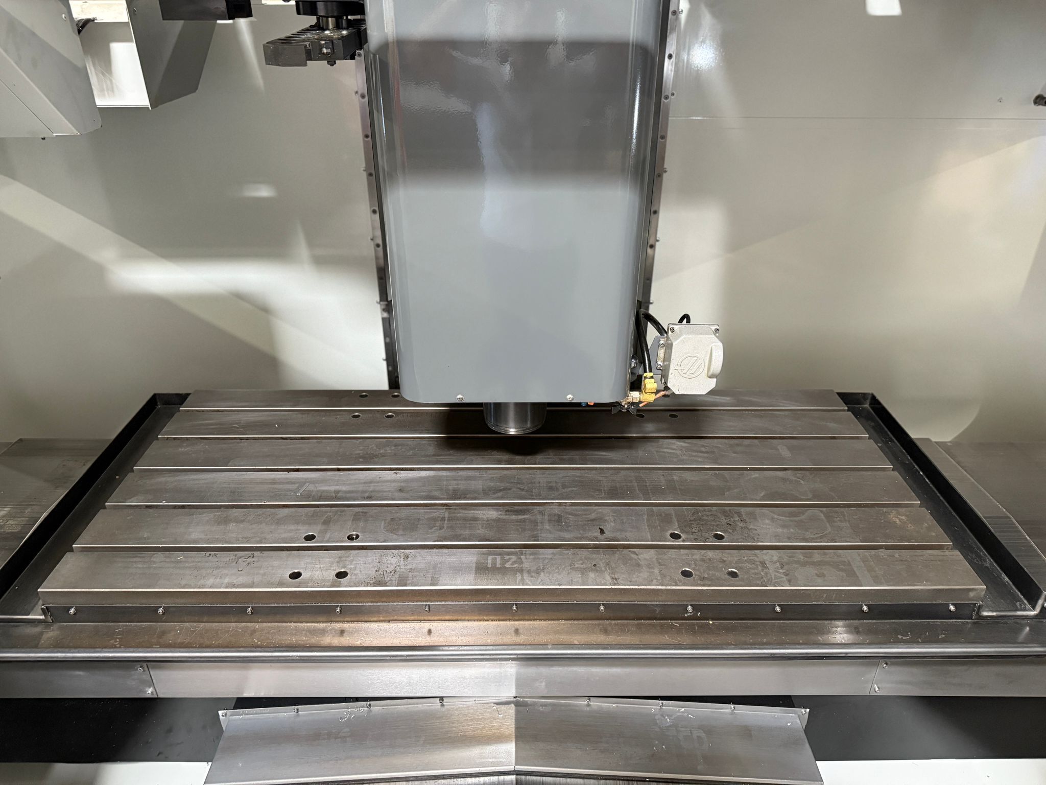 Haas VF-6/40 CNC Vertical Machining Center - 4th Axis Ready Mill 10