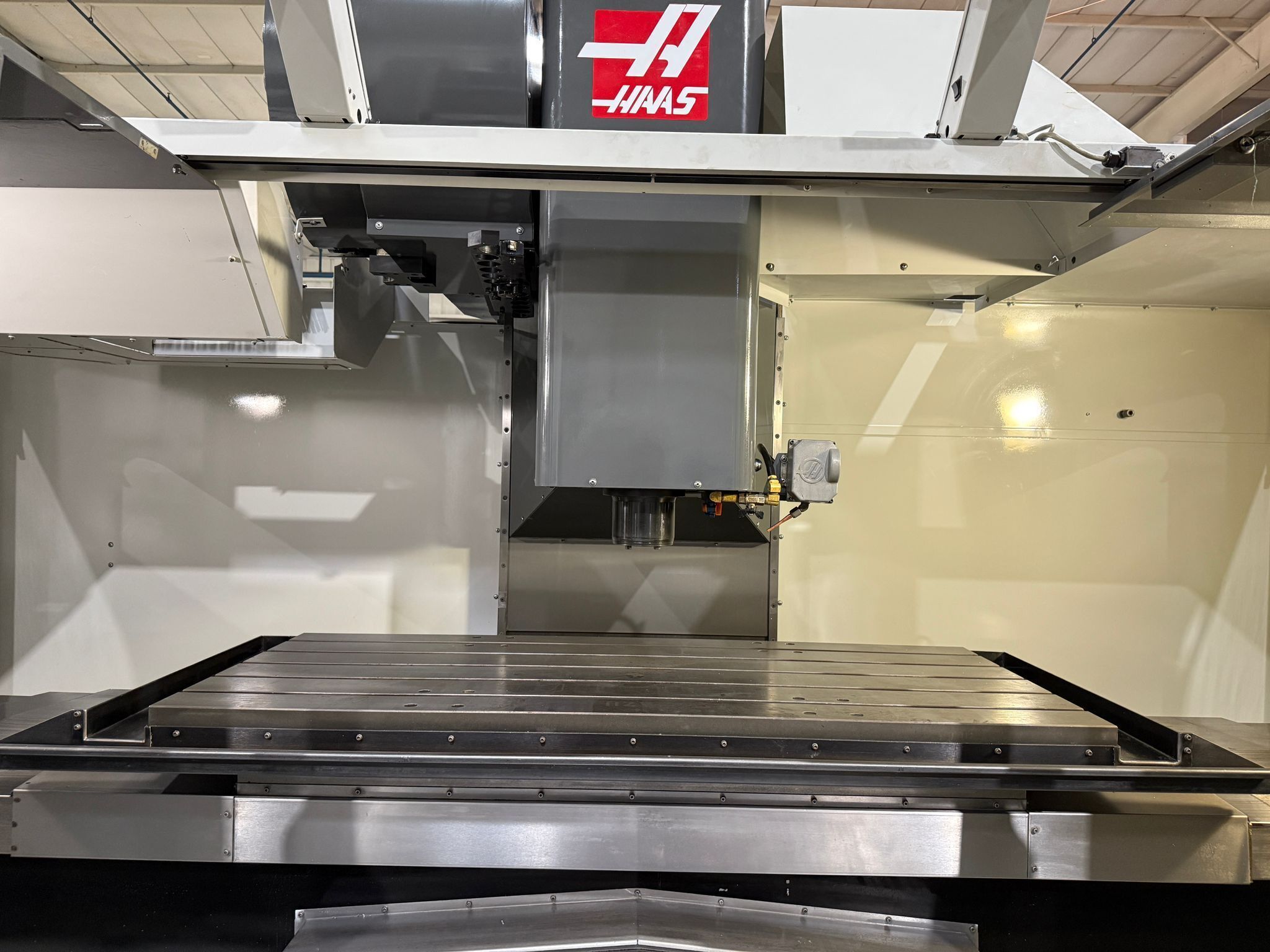 Haas VF-6/40 CNC Vertical Machining Center - 4th Axis Ready Mill 8