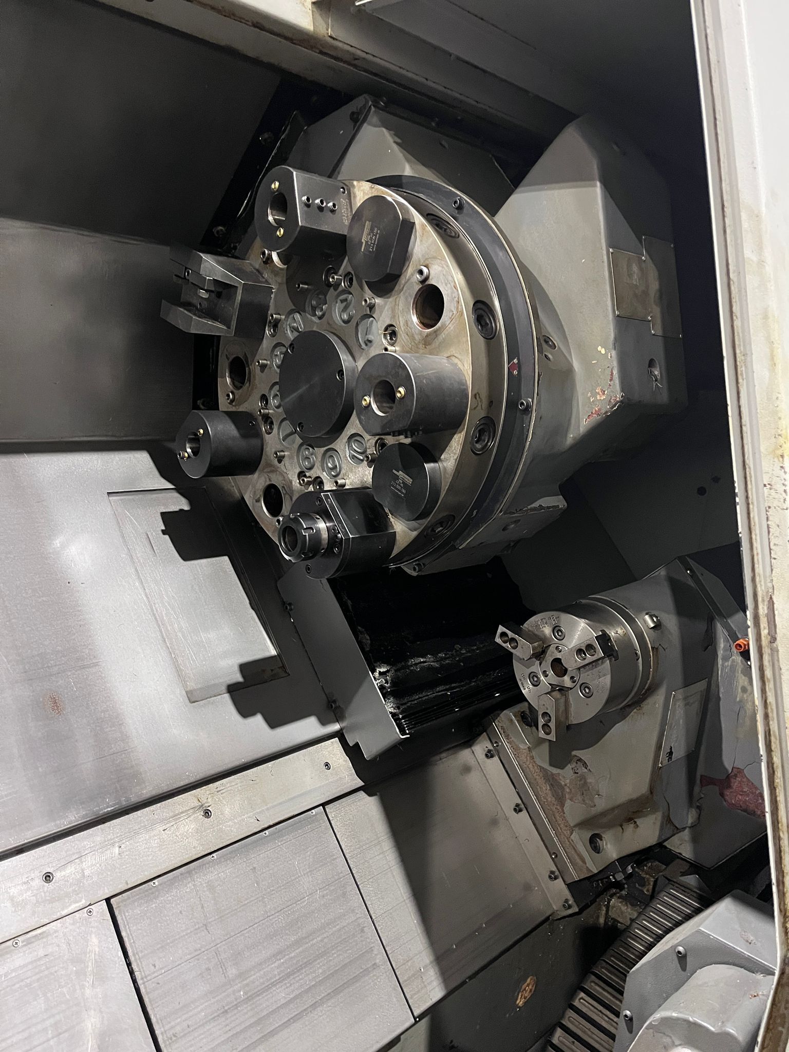 Hyundai Kia SKT-21LMS CNC Lathe - C Axis Live Tool Sub Spindle 7