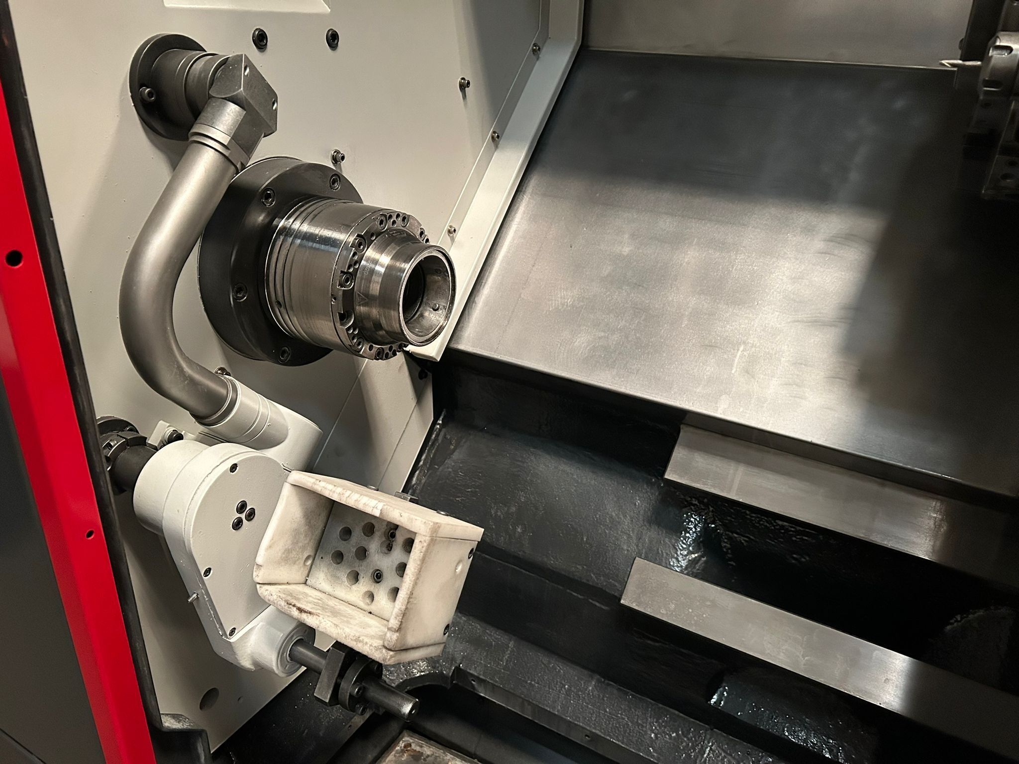 Samsung SMEC SL-2000M CNC Turning Center - 2020 C Axis Live Tool Lathe 7