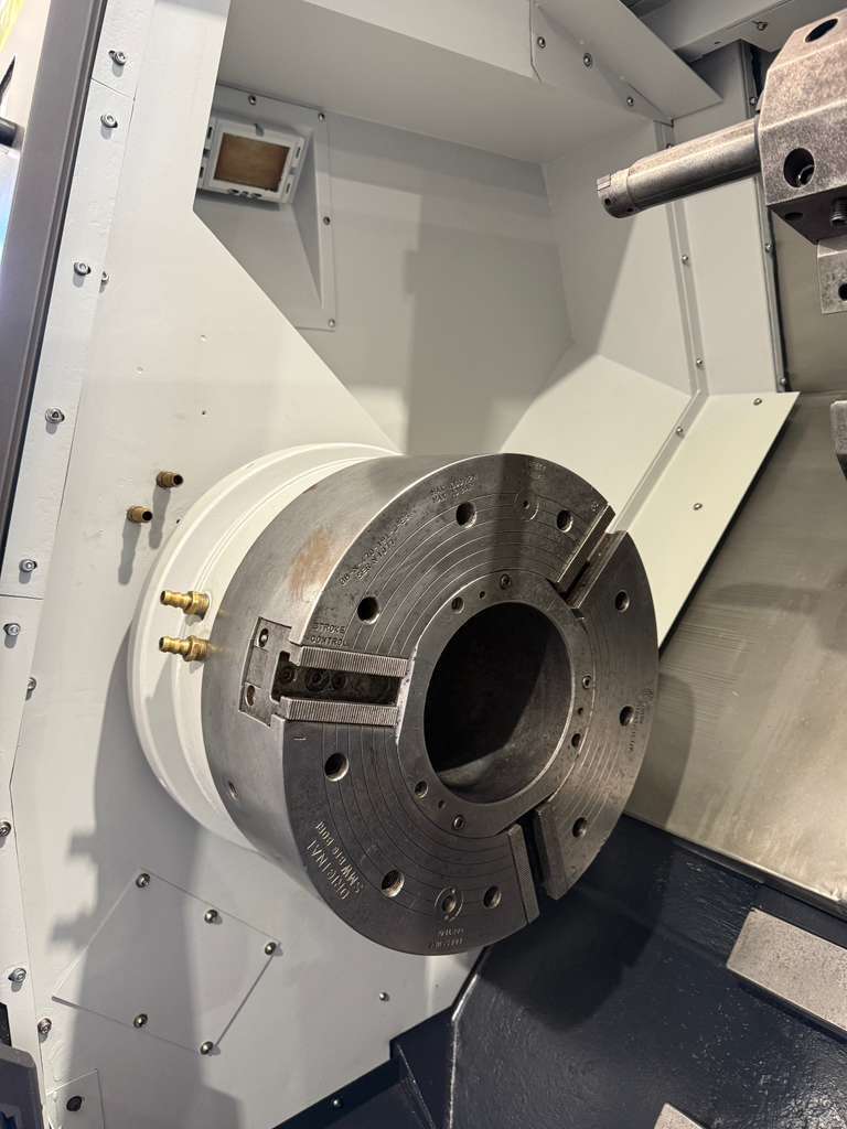 Doosan Puma 400C CNC Turning Center - 7.5" Big Bore 18.5″ Chuck Lathe 4