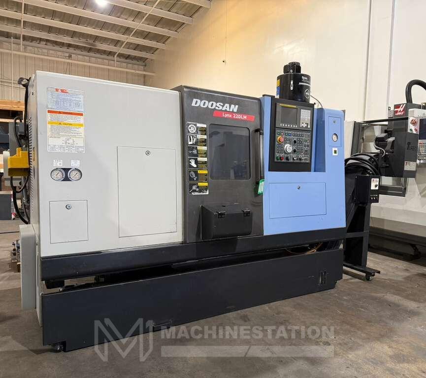 DOOSAN-LYNX-220LMA (1)